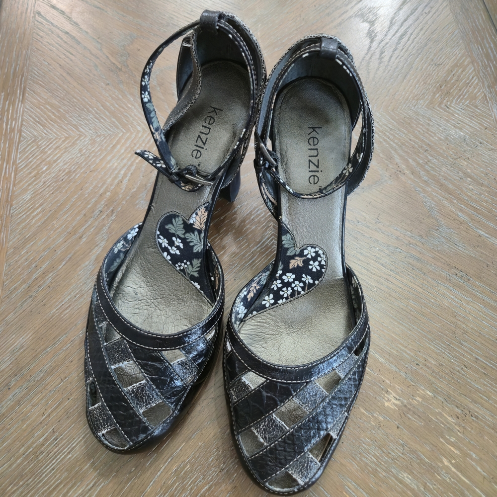 Kenzie Norina Leather Lattice Heels Floral Ankle Strap Pumps Women’s 8.5M